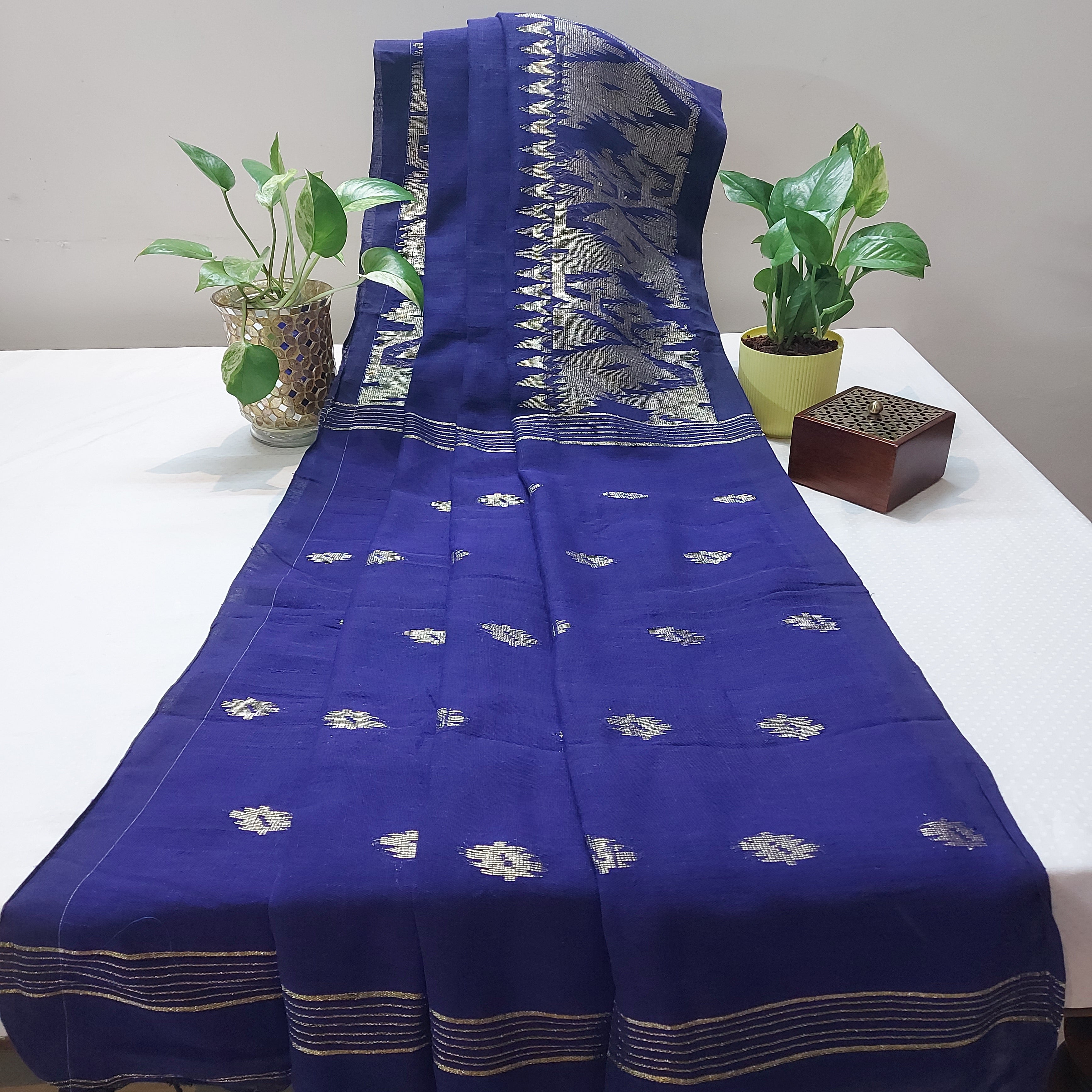 Linen -NavyBluewithGoldBorder WB