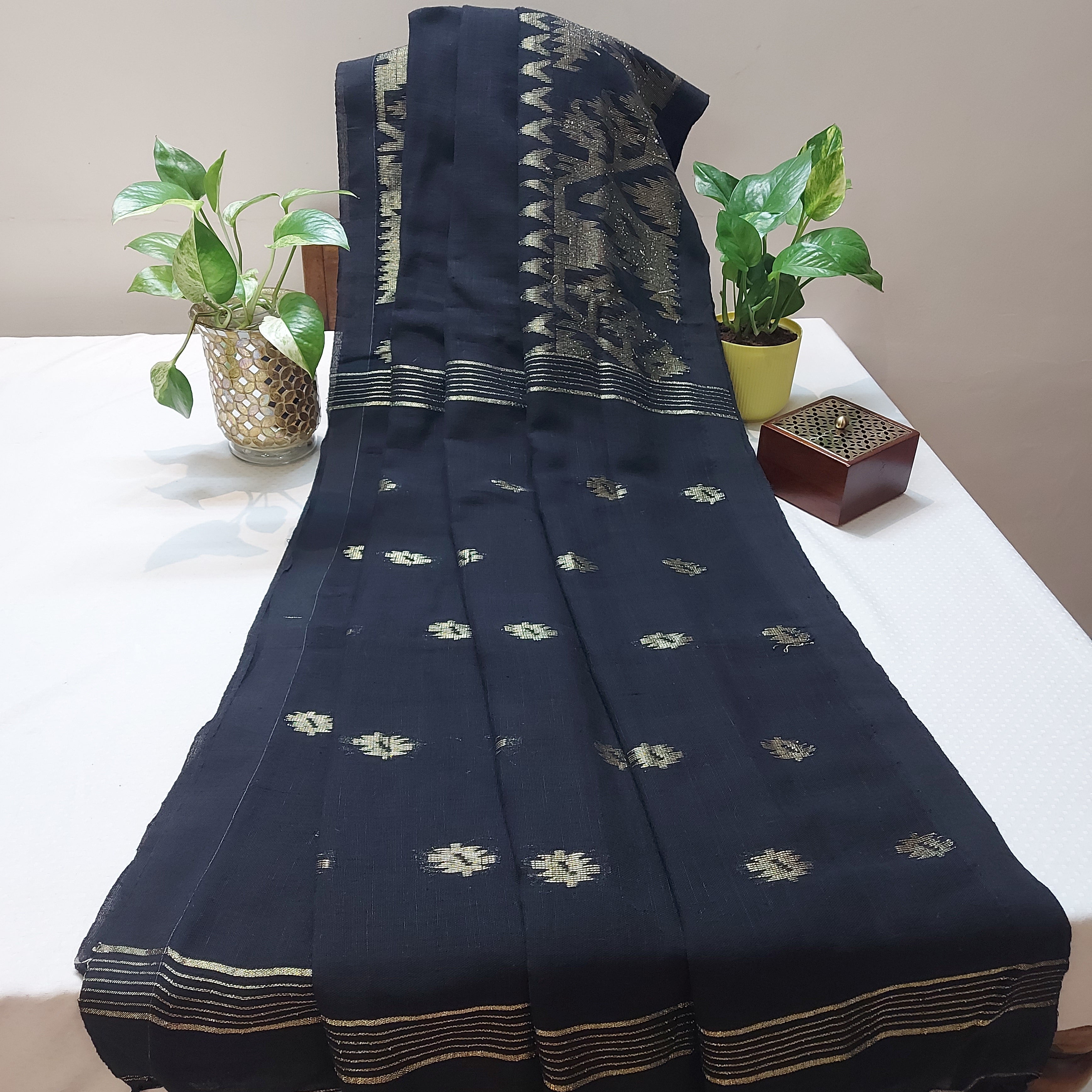 Linen -BlackwithGoldBorderWB