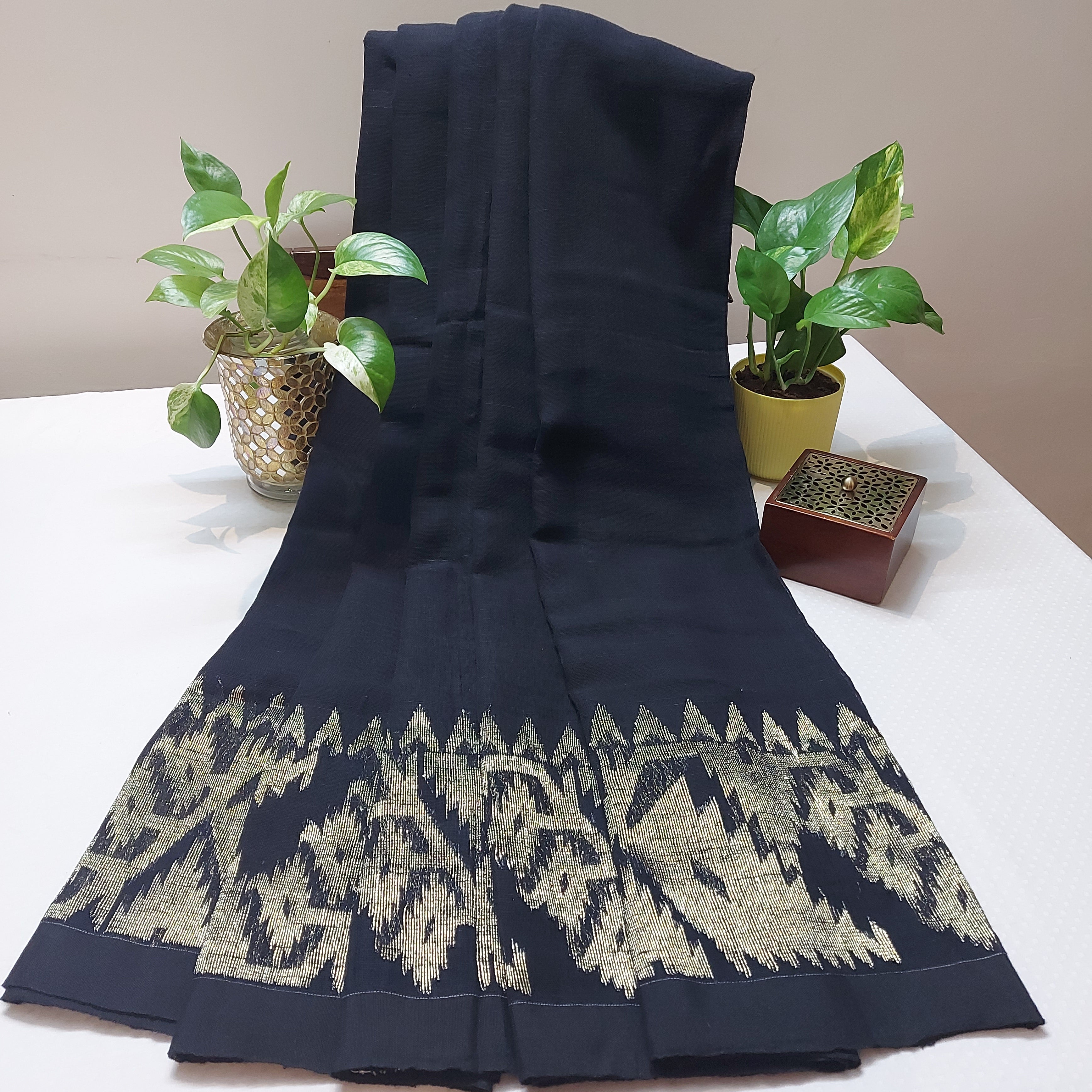 Linen -BlackwithGoldBorderWB