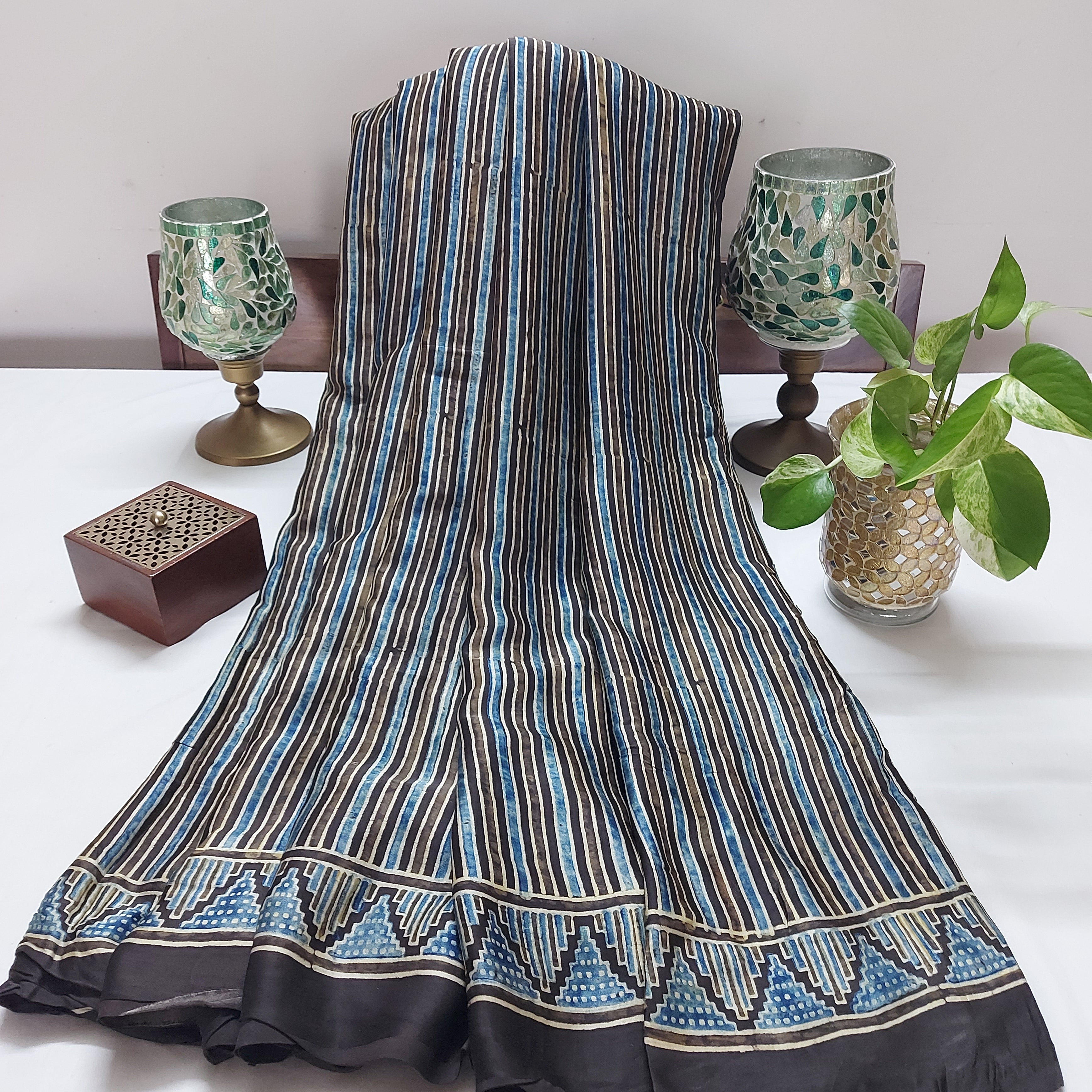 PureModal AzrakhBlueBrownStripes